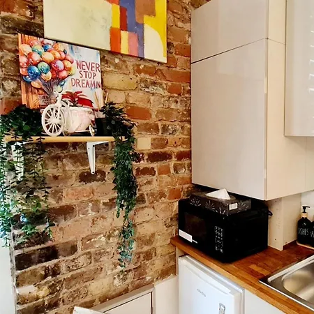 Stylish Studio - Private Bathroom, 15Mins To Central London! Exterior photo