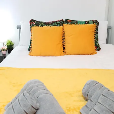 Stylish Studio - Private Bathroom, 15Mins To Central London! Exterior photo