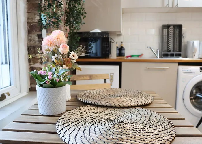 Stylish Studio - Private Bathroom, 15Mins To Central London!